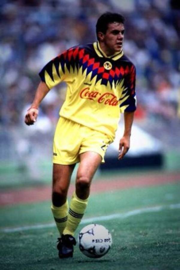 TOP: Grandes estrellas que el fútbol sacó de la pobreza